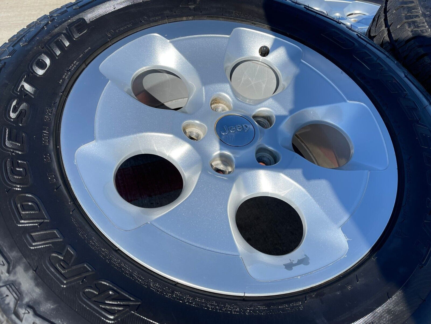 18" Jeep Wrangler Sahara OEM wheels rims 9119 NEW A/T tires