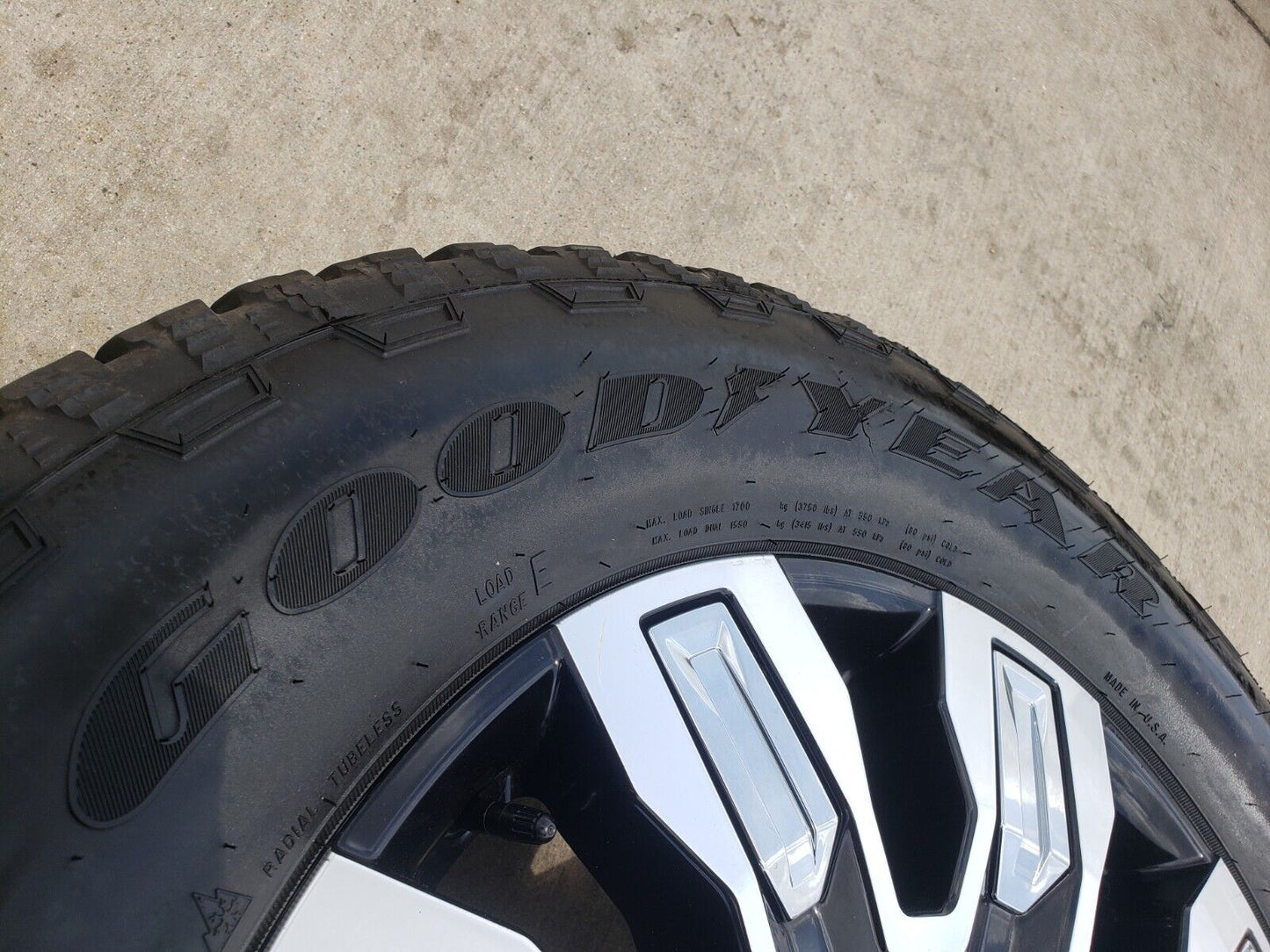 20" GMC Sierra DENALI ULTIMATE 2500 3500 OEM wheels rims 5958 Chevy tires