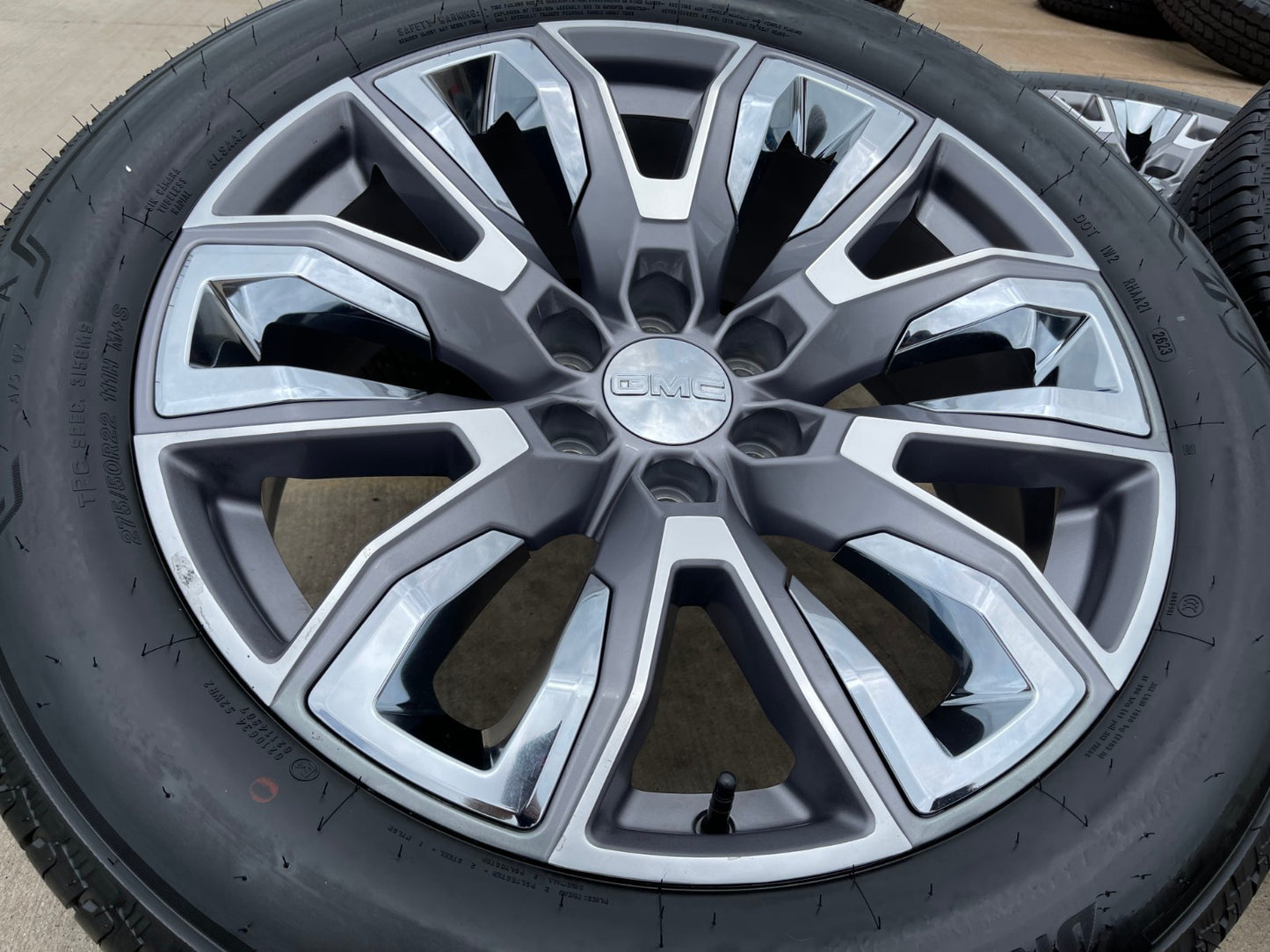 22" GMC Yukon Chevy Tahoe Escalade OEM chrome 95513 wheels rims