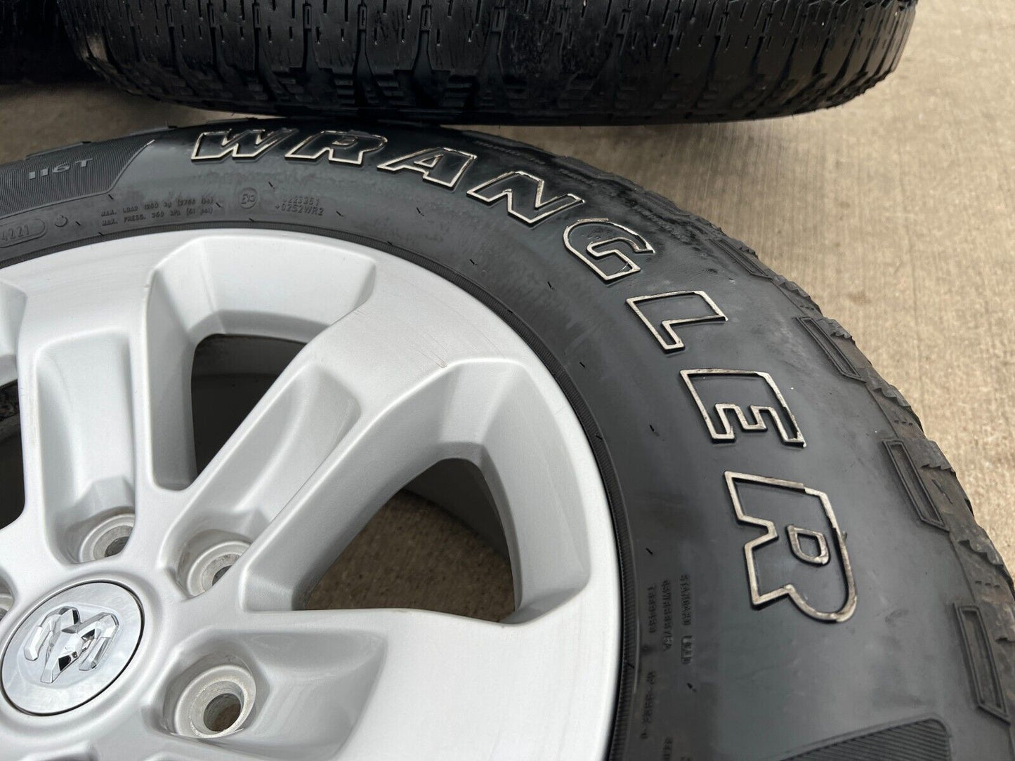 18" Dodge Ram 1500 OEM wheels rims 6x5.5 2672 tires 2019 2020 2021 2022 2023