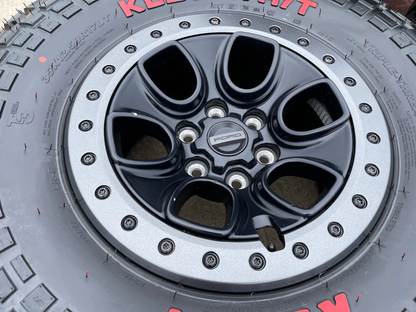 17" Ford F-150 Raptor OEM BEADLOCK rims wheels 10459 95210 KENDA 35" tires NEW