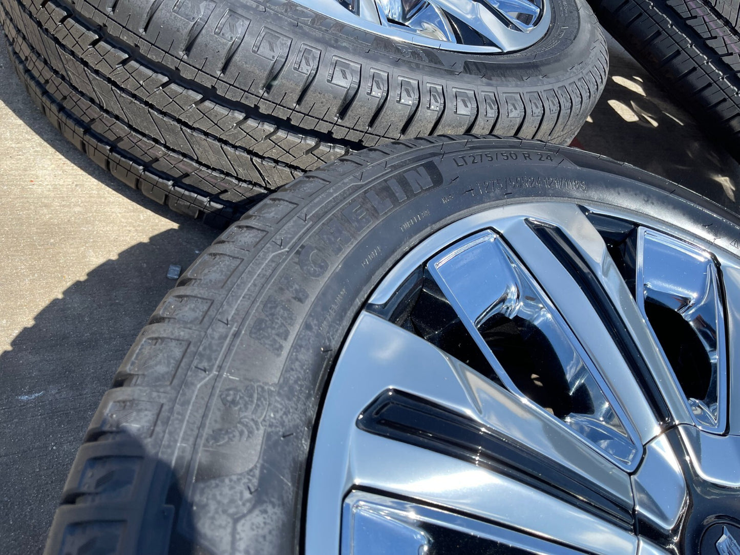 24" Cadillac Escalade IQ PLATINUM EV OEM 8x165 wheels rims Hummer 2500 2025 NEW