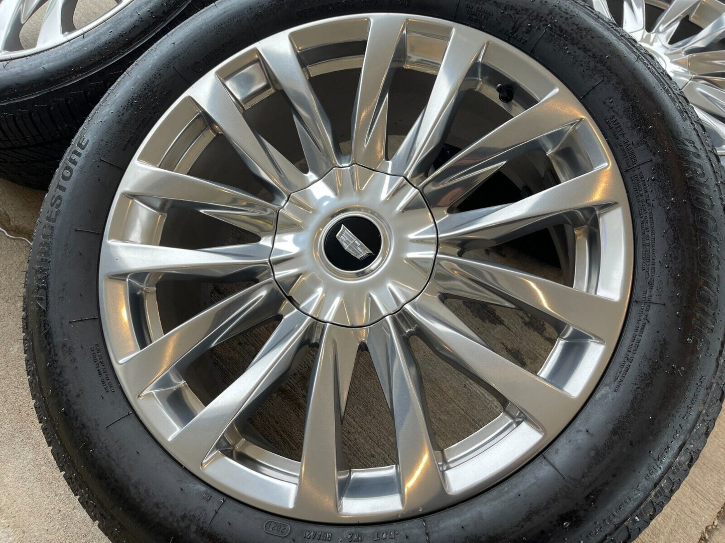 22" Cadillac Escalade Platinum OEM wheels rims 95026 tires