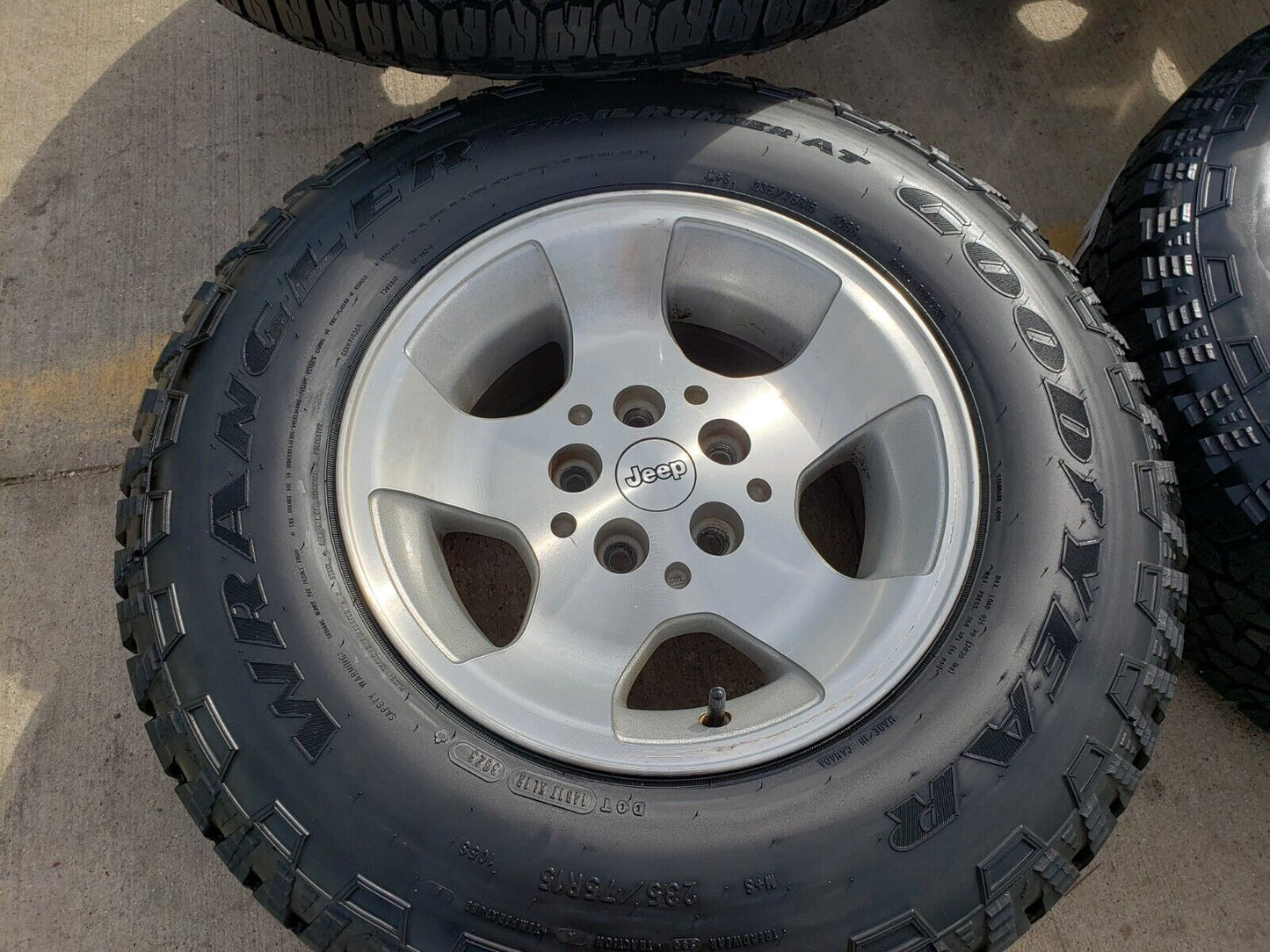 15" Jeep Wrangler OEM wheels rims 9024 1997 1998 1999 2000 2001 NEW A/T tires