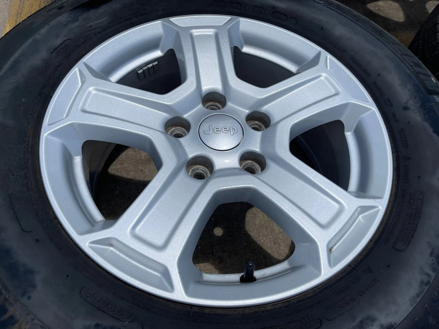 17" Jeep Wrangler Rubicon OEM wheels rims 9216 Gladiator tires MICHELIN
