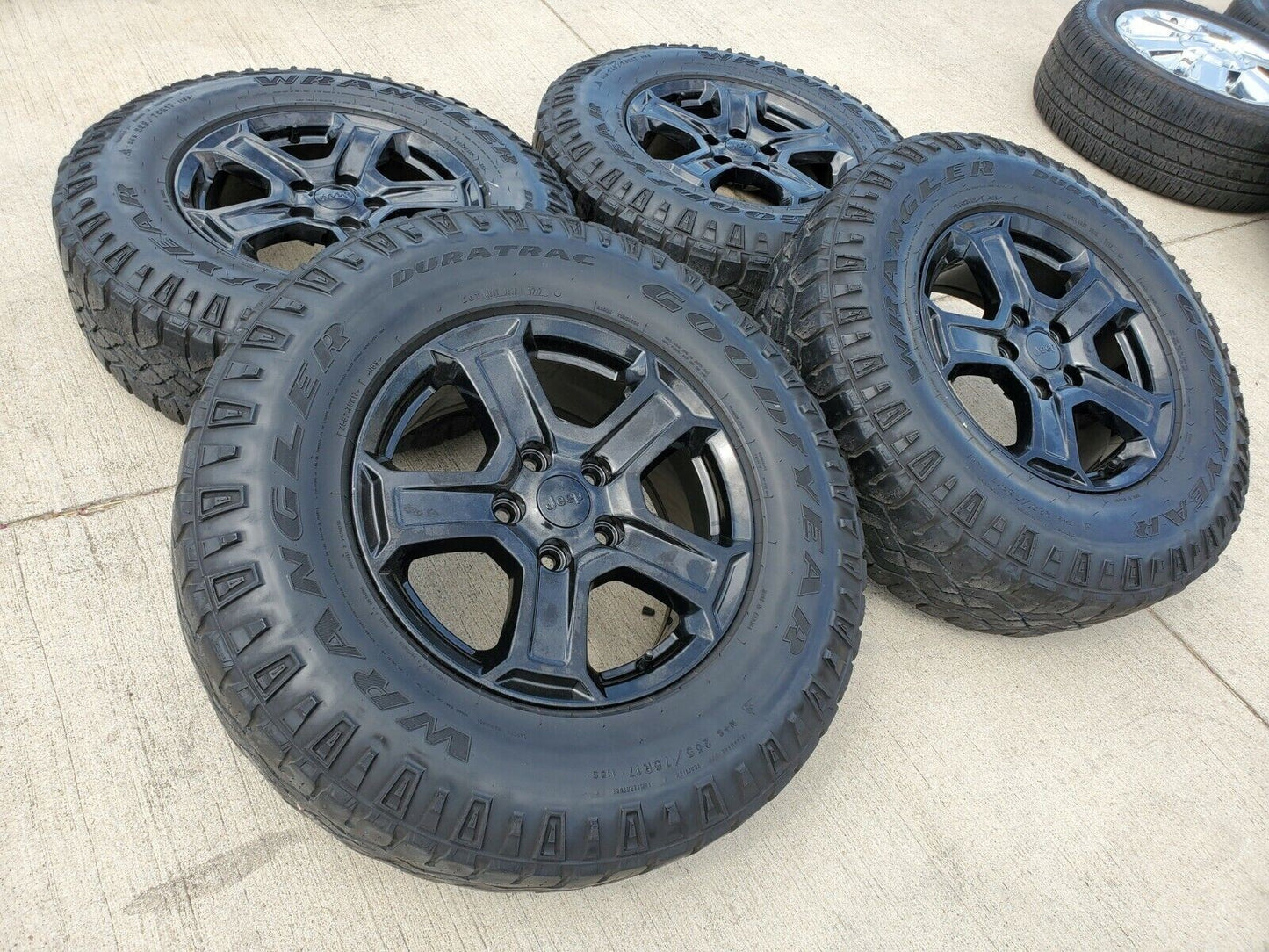 17" Jeep Gladiator Wrangler Rubicon OEM wheels rims 9216 DURATRAC