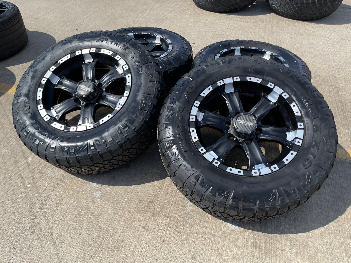 17" 17x8.5 MB Chaos Ford Expedition F-150 6x135 wheels rims tires