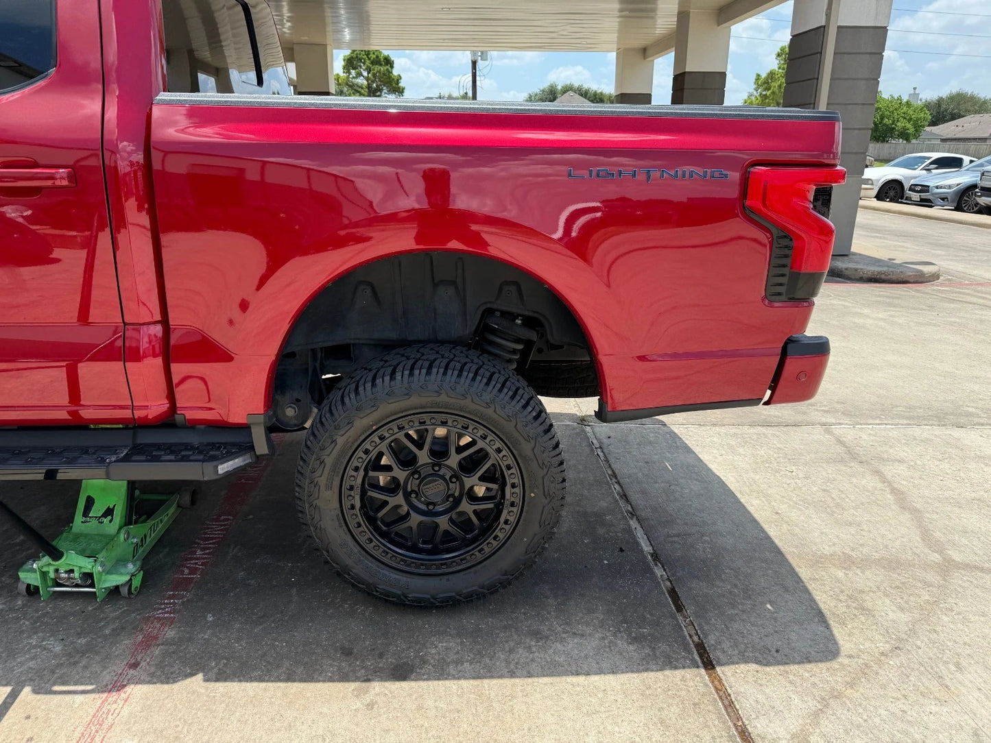 20x9 20" KMC KM549 Ford Expedition F-150 6x135 wheels rims tires 33" NEW