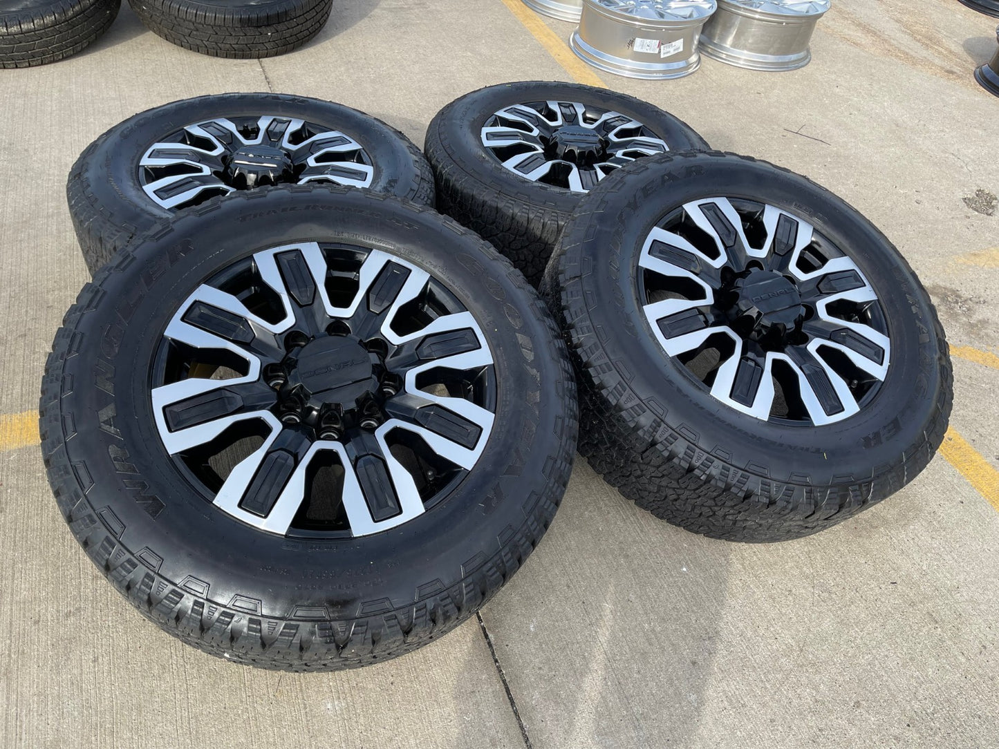 20" GMC Sierra DENALI ULTIMATE 2500 3500 OEM wheels rims 5958 Chevy tires