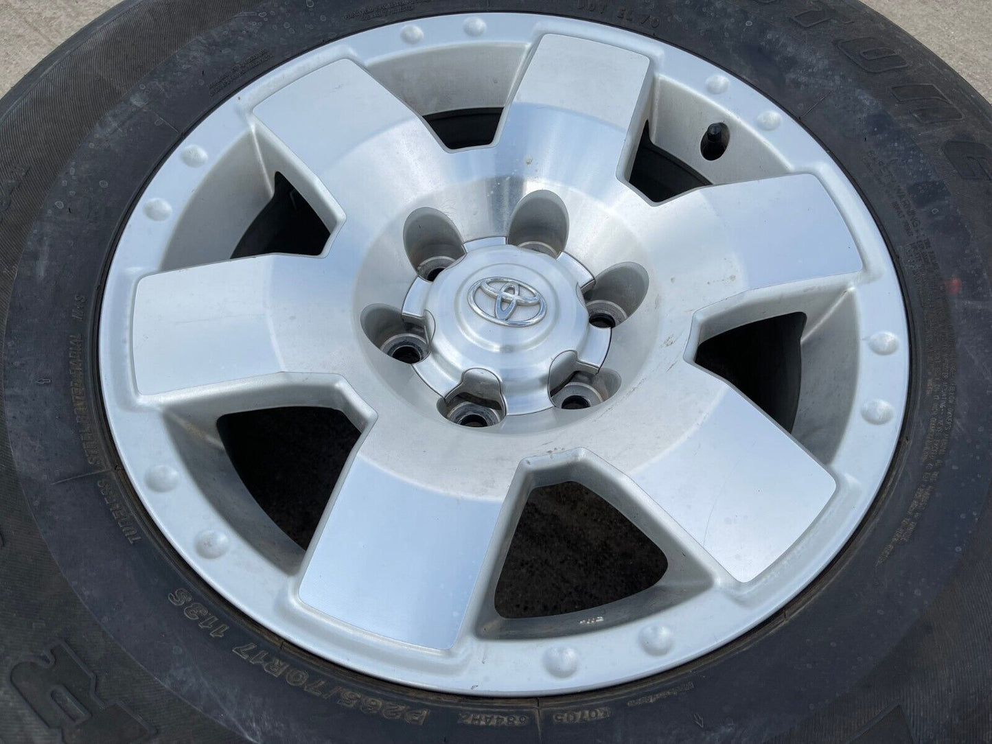 17" Toyota FJ Cruiser Tacoma 4Runner OEM wheel rim 69503 spare