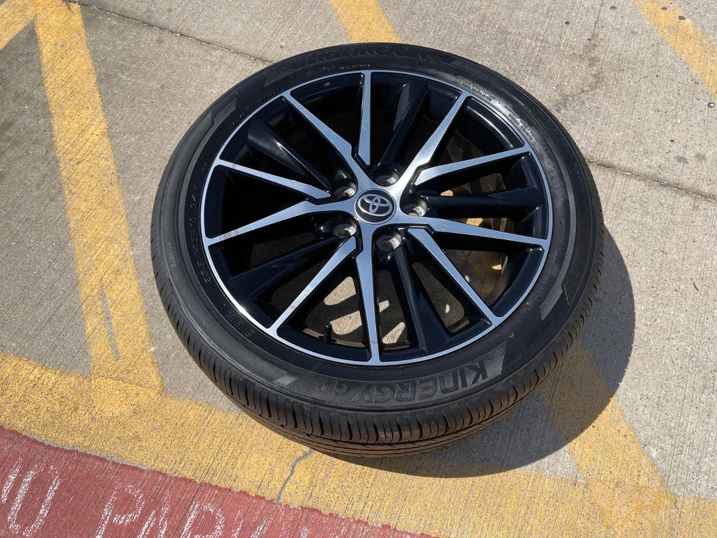 18" Toyota Camry OEM wheel rim 18036 69133 CHR Avalon 2022 2023 2024 2025