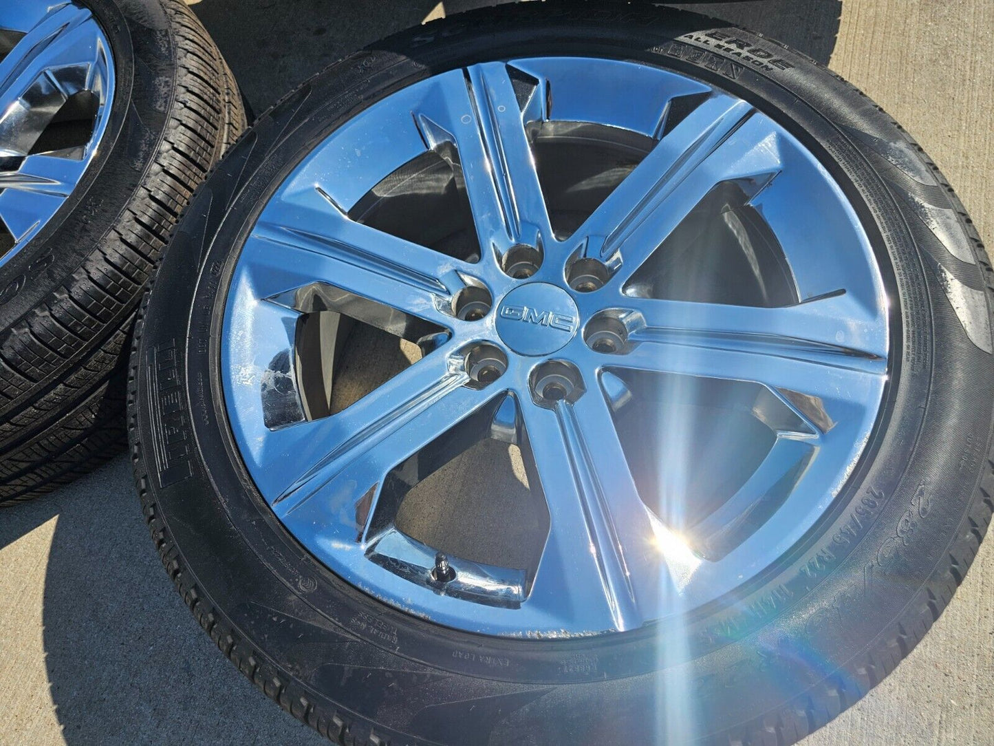 22" GMC Yukon Tahoe Chevy OEM Chrome wheels rims Silverado 5667 tires 2018 2019