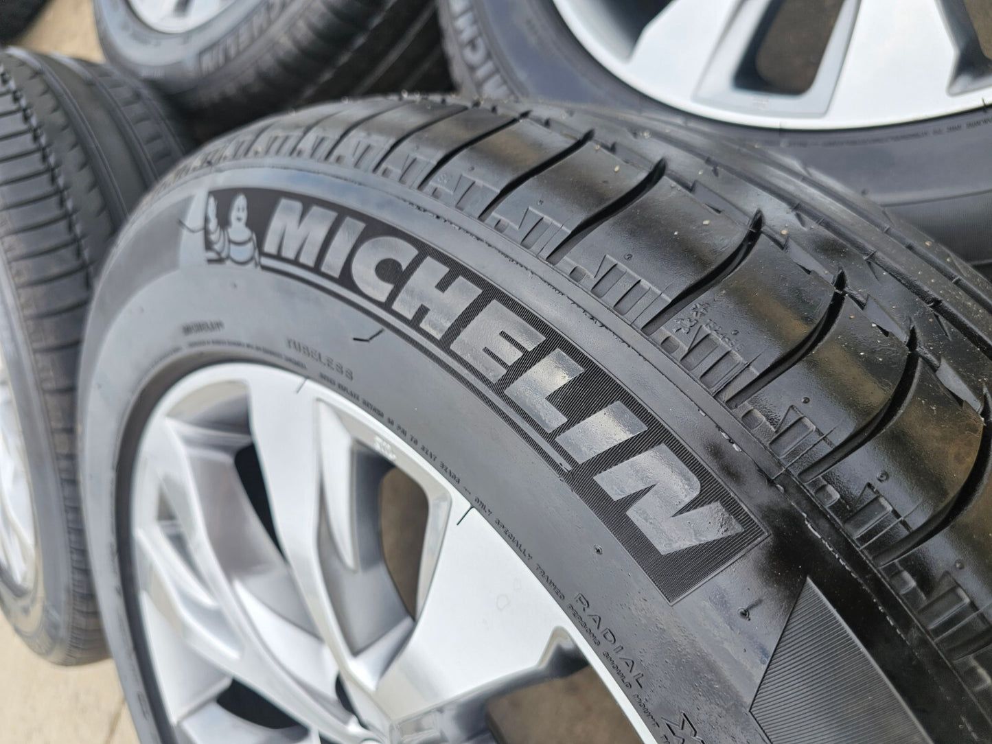 20" Toyota Grand Highlander OEM wheels rims tires Lexus TX350 MICHELIN