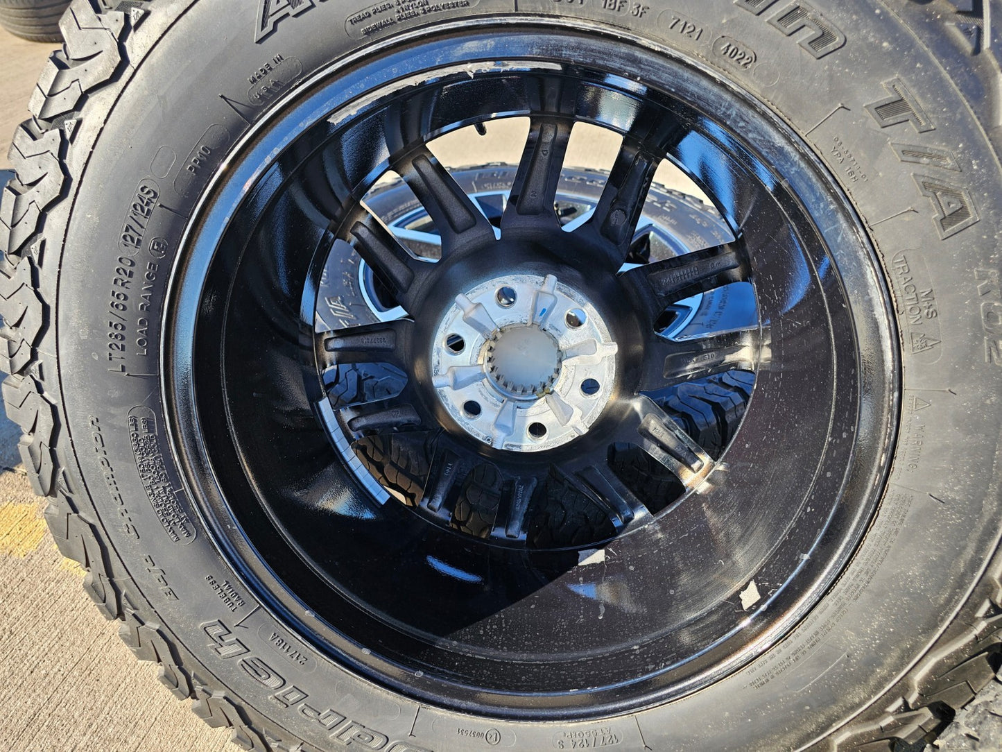 20" GMC Sierra Yukon Chevy OEM black 5914 5918 wheels rims tires BFG 35"