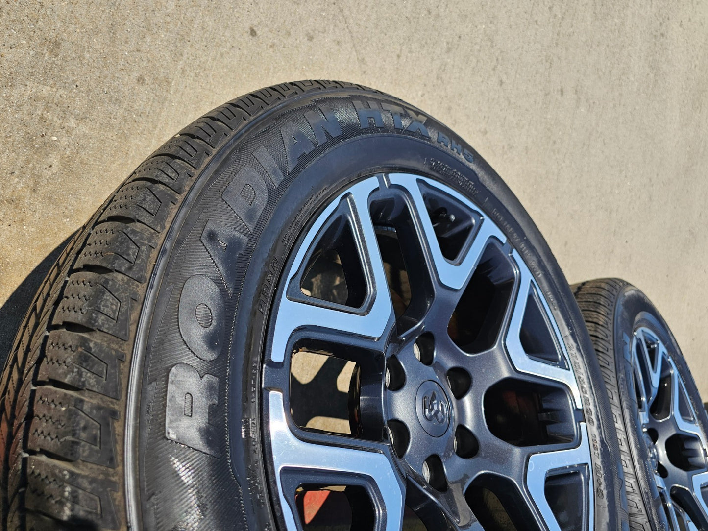 20" Dodge Ram 1500 OEM Laramie wheels rims 68583860AA tires 2024 2025 2026 NEW