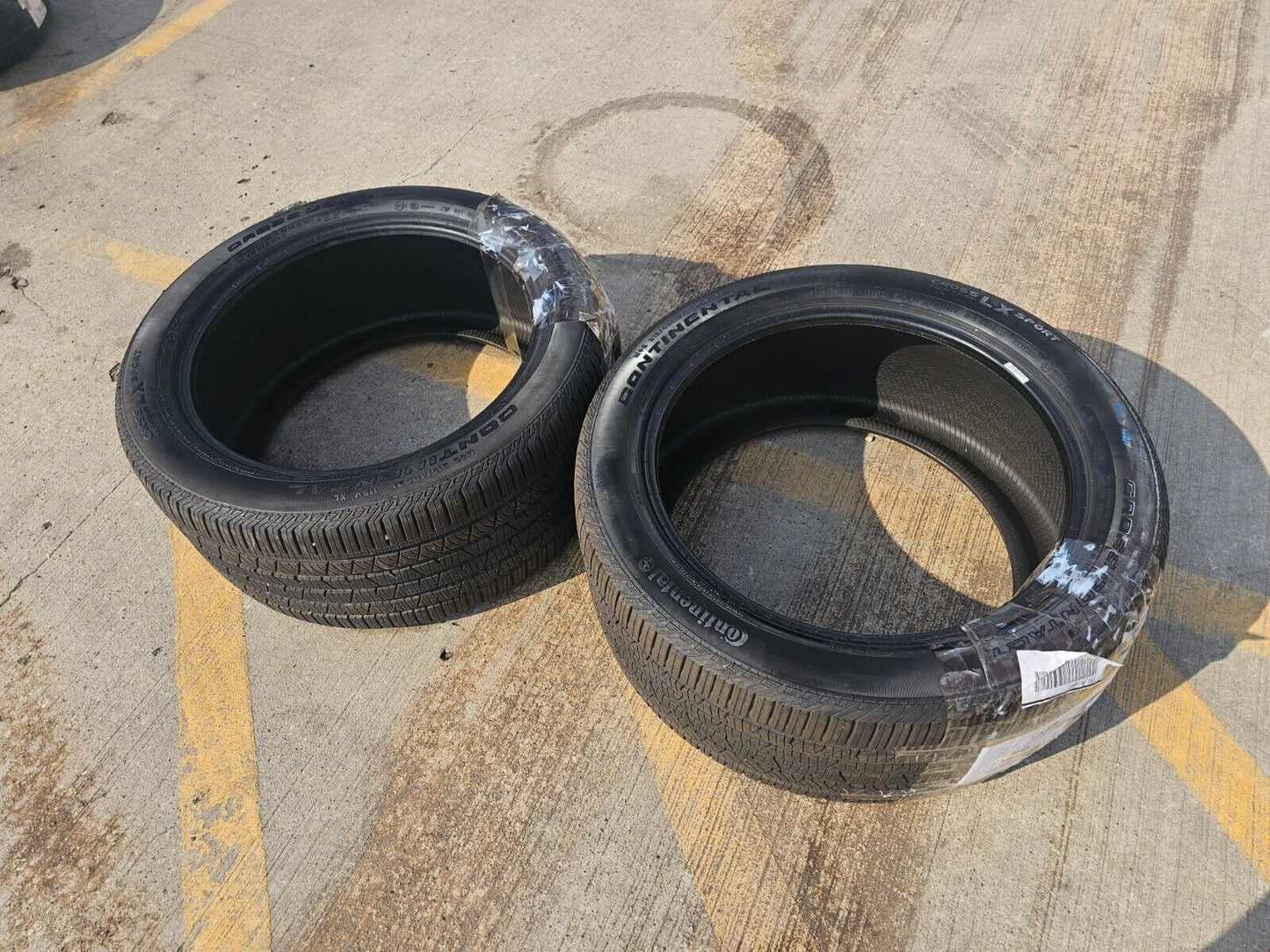(1) 315/40/21 Continental Cross Contact LX Sport tire