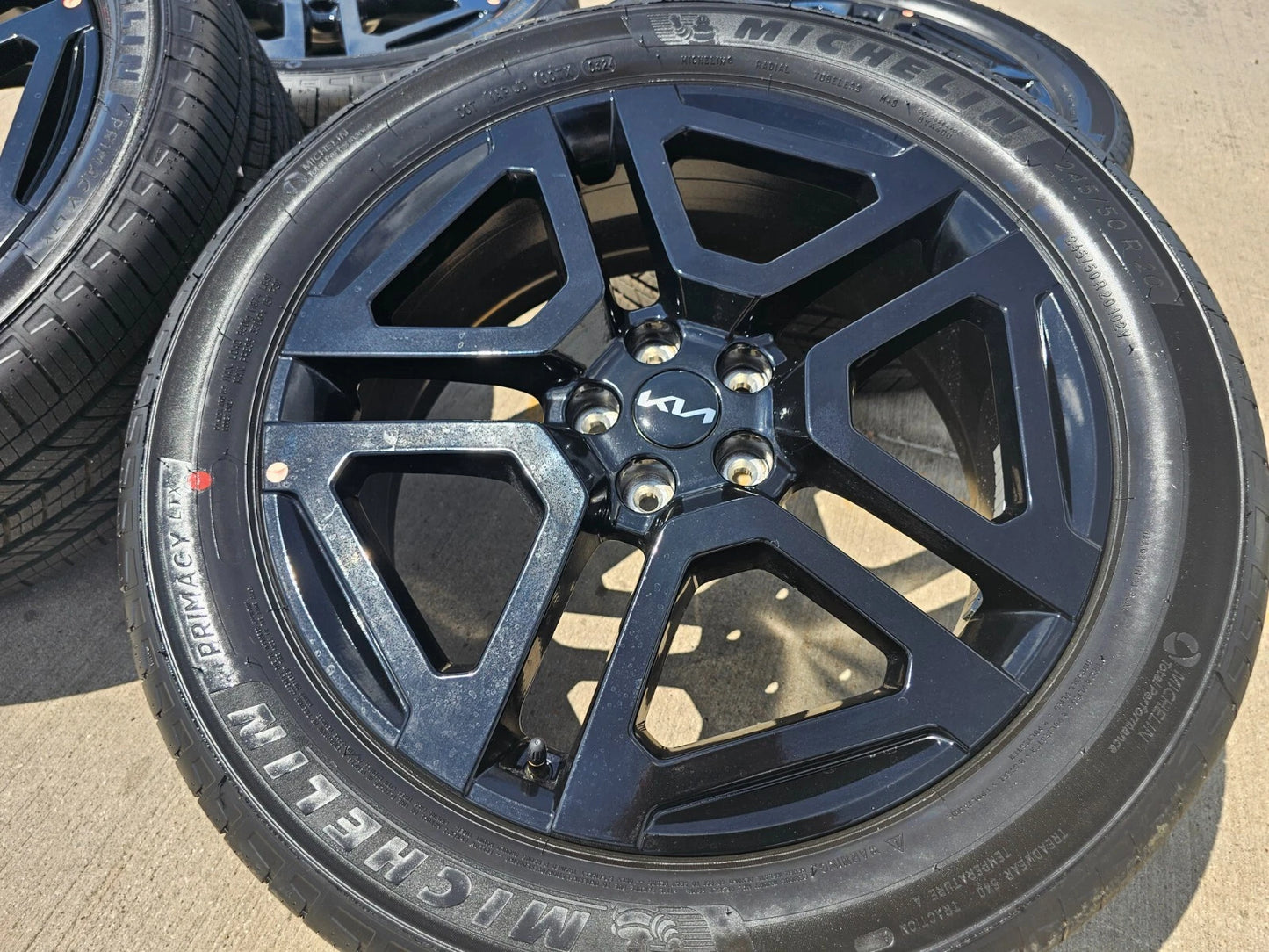 20" Kia Telluride Prestige X-PRO OEM wheels rims 74721 Sedona 2023 2024 2025 NEW