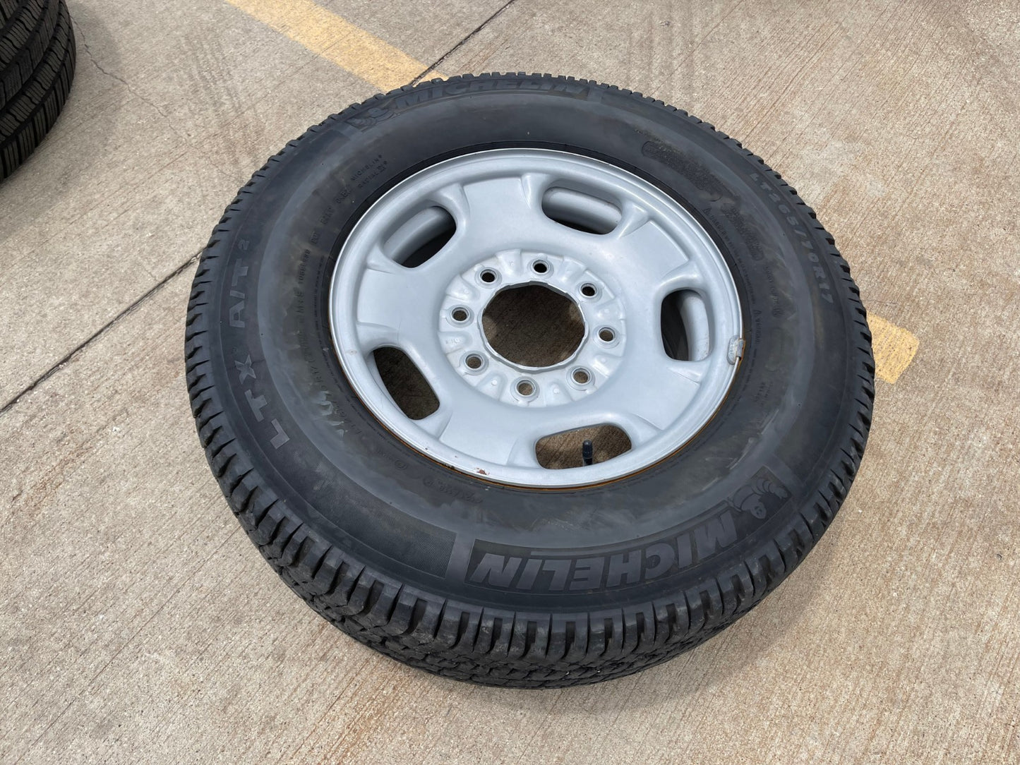 17" Chevy Silverado GMC Sierra 2500 OEM 8095 wheel rim MICHELIN LTX A/T2