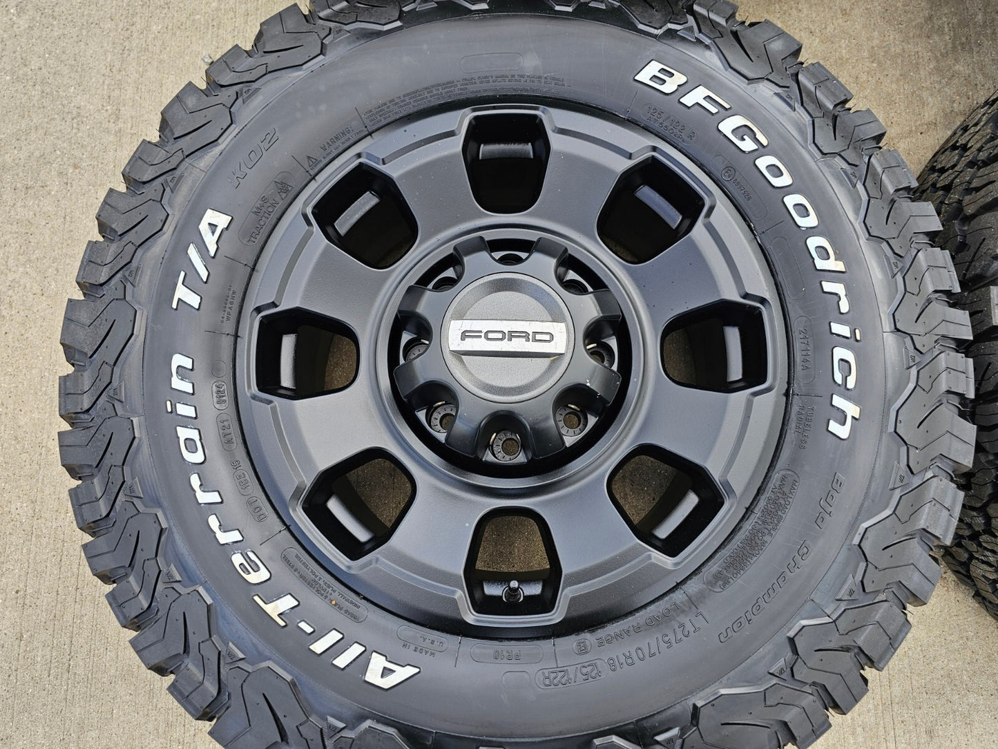 18" Ford F-250 F-350 OEM TREMOR rims wheels 10482 BFG 33" tires 2024 2025 NEW