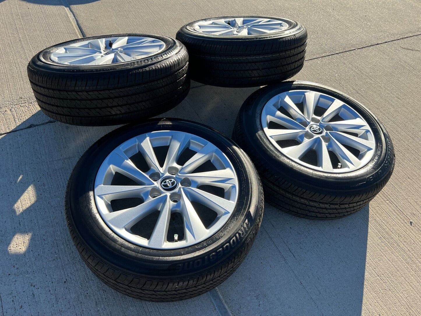 17" Toyota Camry Avalon OEM wheels rims 69137 96992 CHR 2022 2023 2024 2025 NEW