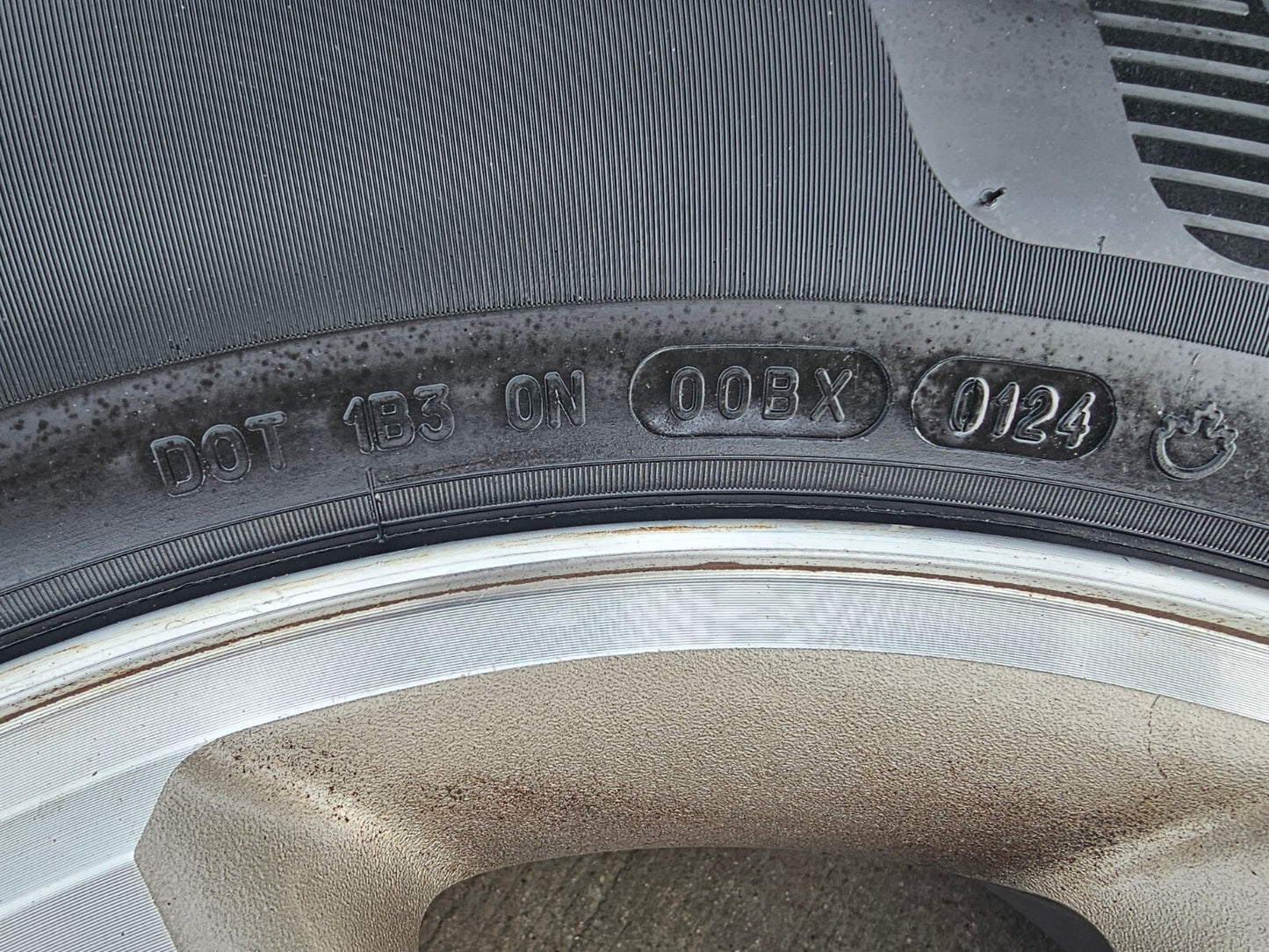 18" Ford F-150 Expedition OEM 3559 rims wheels tires NEW MICHELIN