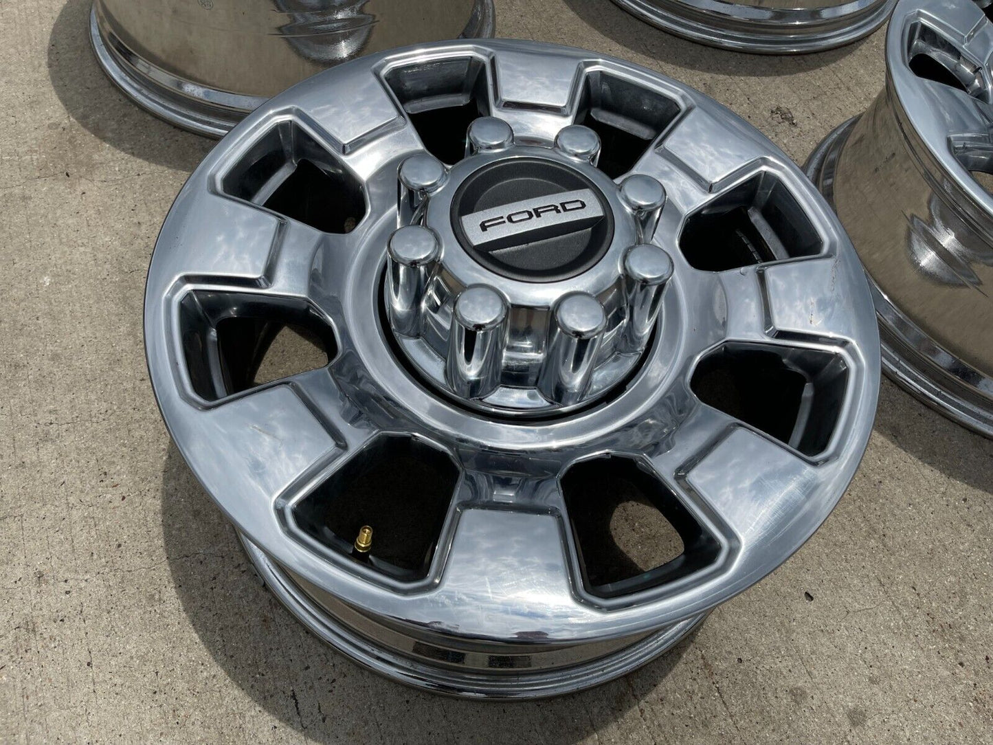 20" Ford F-250 F-350 OEM chrome Lariat 10295 25085 wheels rims 2023 2024 2025