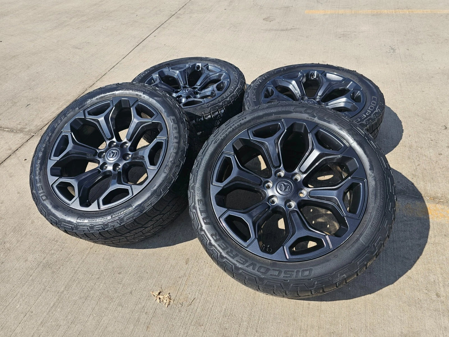 22" Dodge Ram 1500 OEM Laramie wheels LIMITED Gray 2685 2727 tires