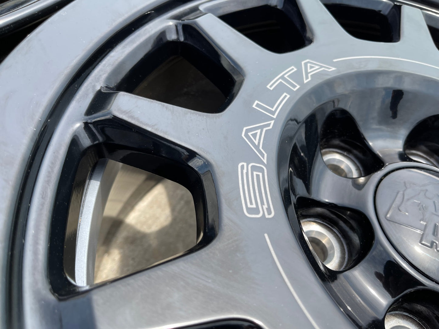 (5) 18" AEV SALTA GMC Sierra AT4X Chevy Silverado OEM rims wheels 2024 2025 2026