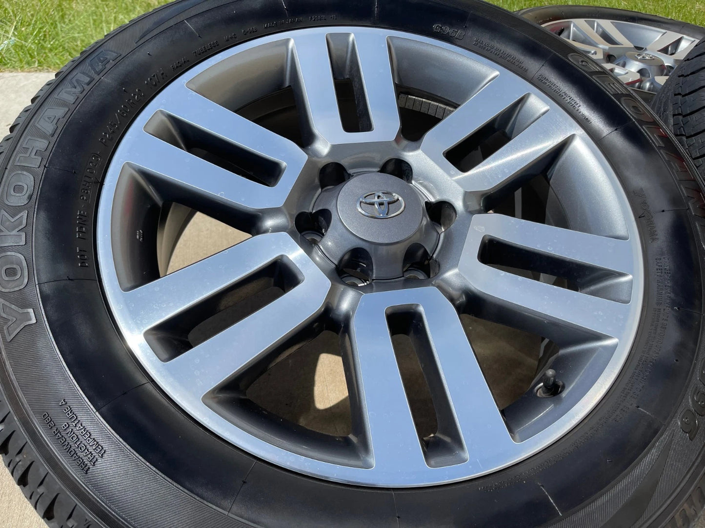 20" Toyota Tacoma 4Runner FJ Cruiser Lexus OEM 69561 wheels rims tires