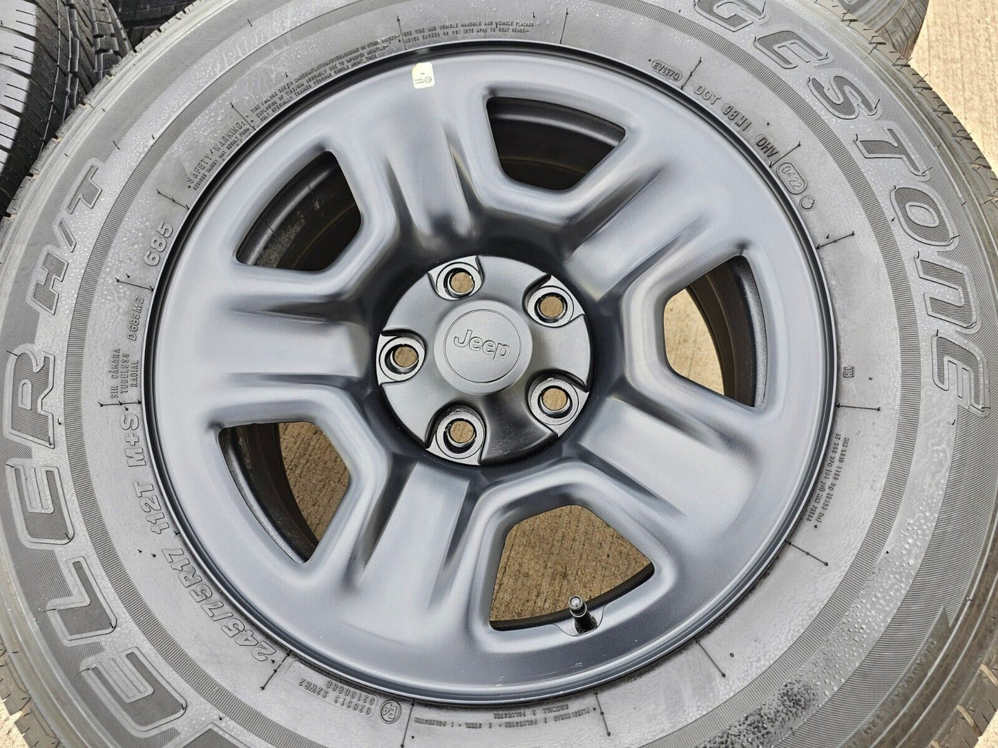 17" Jeep Wrangler Rubicon Sahara OEM wheels rims 9240 9220 black 2022 2023 2024