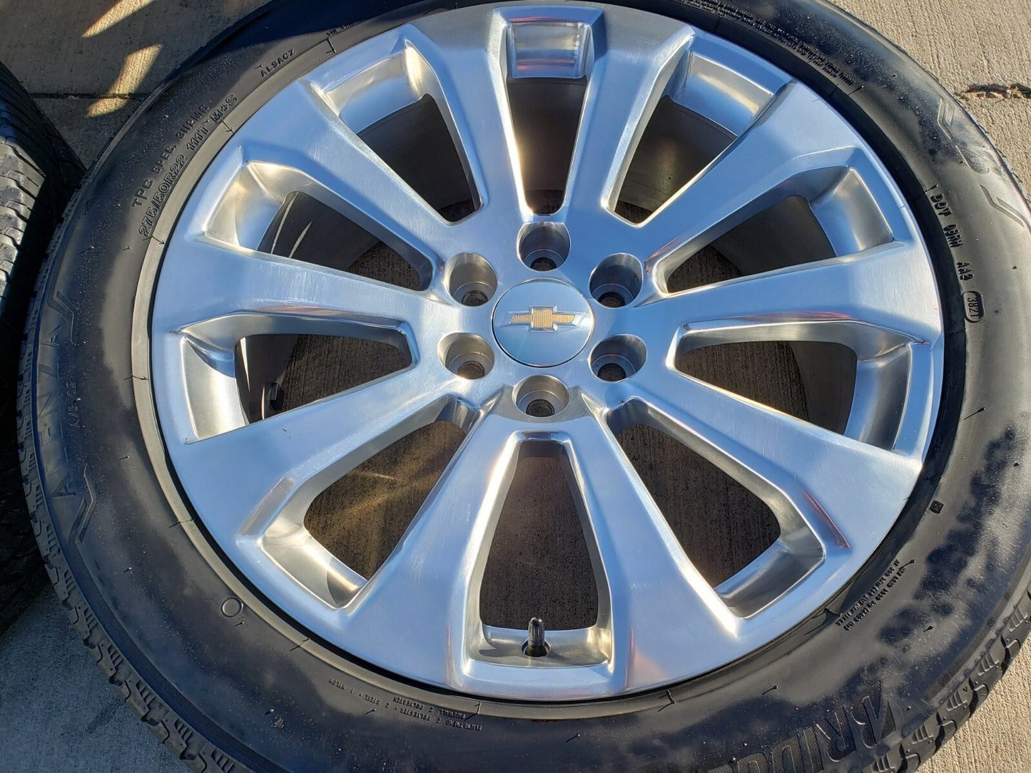 22" Chevy Silverado High Country OEM 5922 wheels rims Tahoe tires