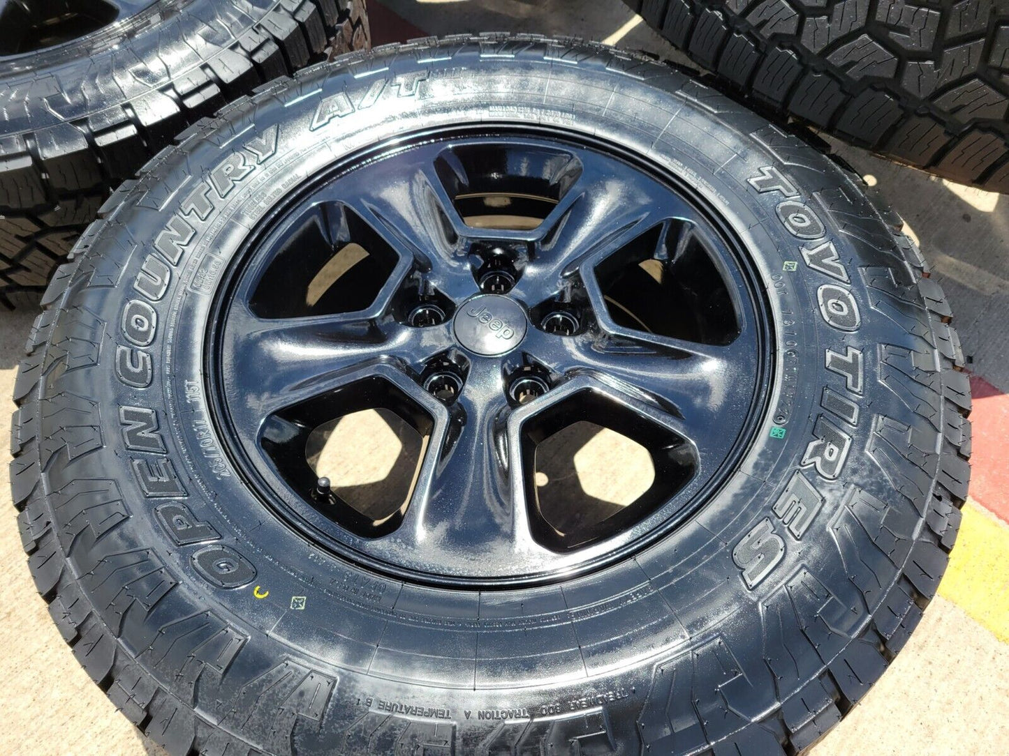 17" Jeep Grand Cherokee OEM wheels rims 9135 black NEW