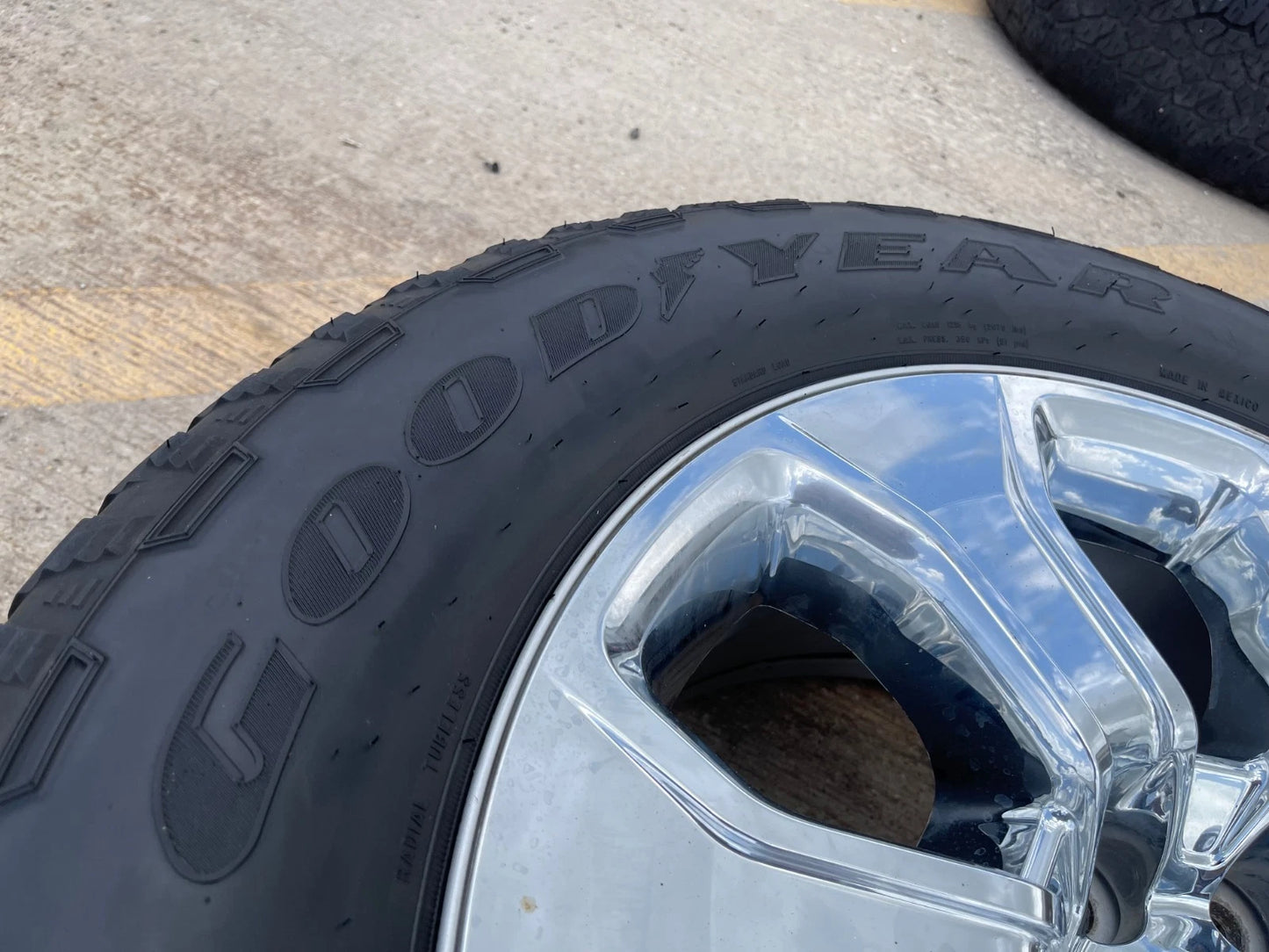20" Dodge Ram 1500 OEM Laramie CHROME 2679 wheel rim tire 2022 2023 2024 2025