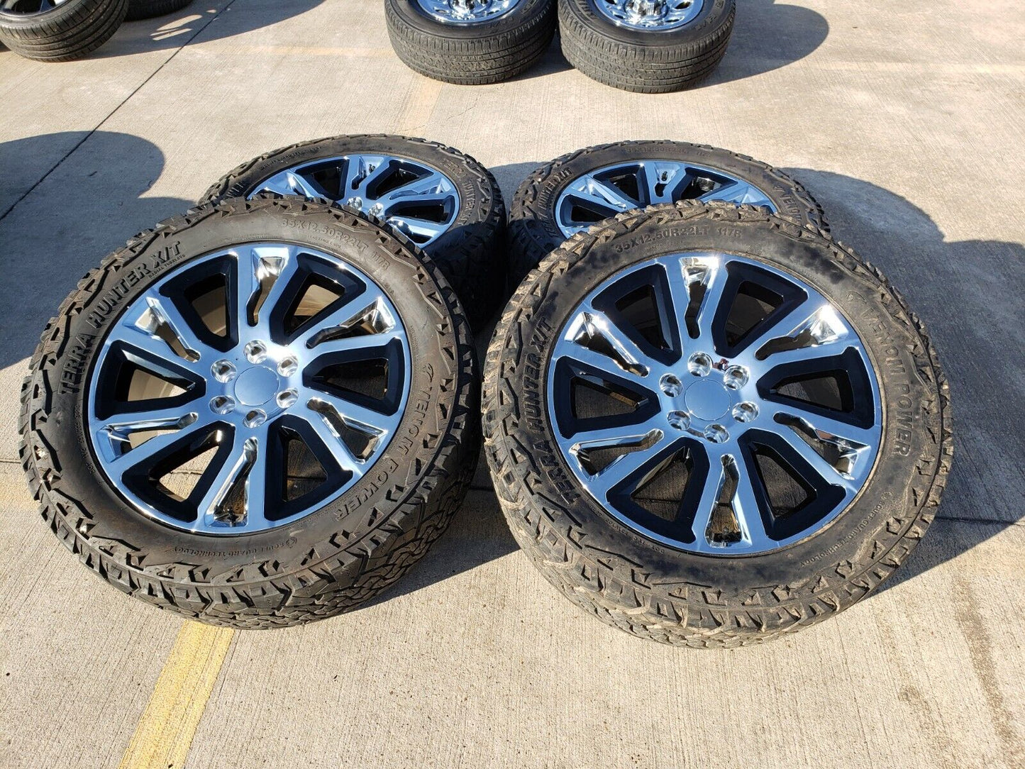 22" Chevy Tahoe Suburban OEM Replica 5907 5901 wheels rims Silverado 35" tires