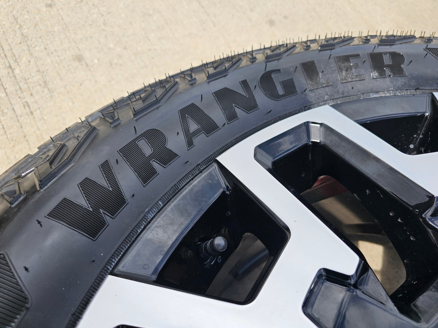 22" Chevy Silverado GMC Sierra 2500 OEM wheels rims A/T tires 2024 2025 NEW