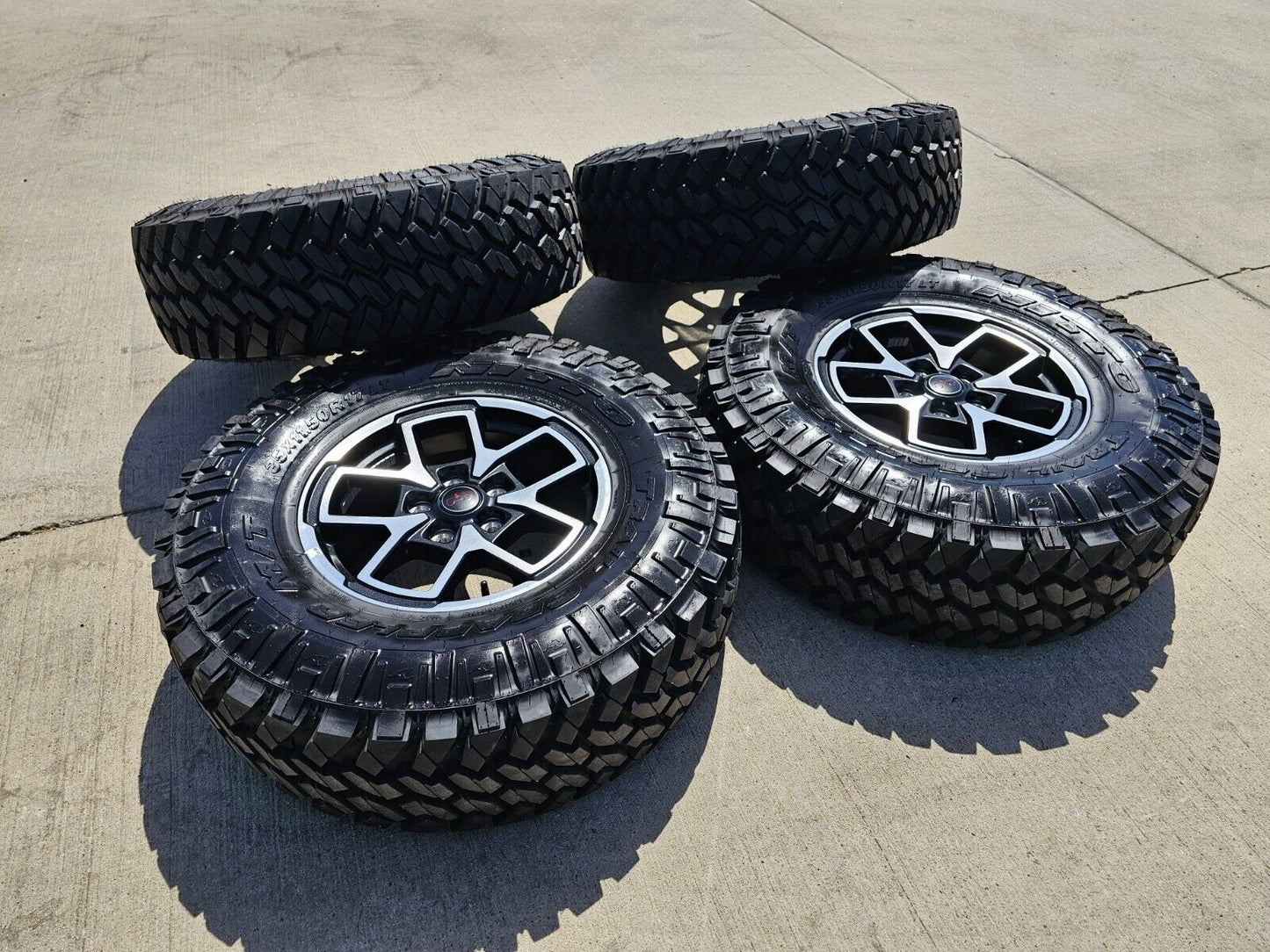 17" Jeep Wrangler Rubicon OEM wheels rims Gladiator tires NITTO 35" NEW