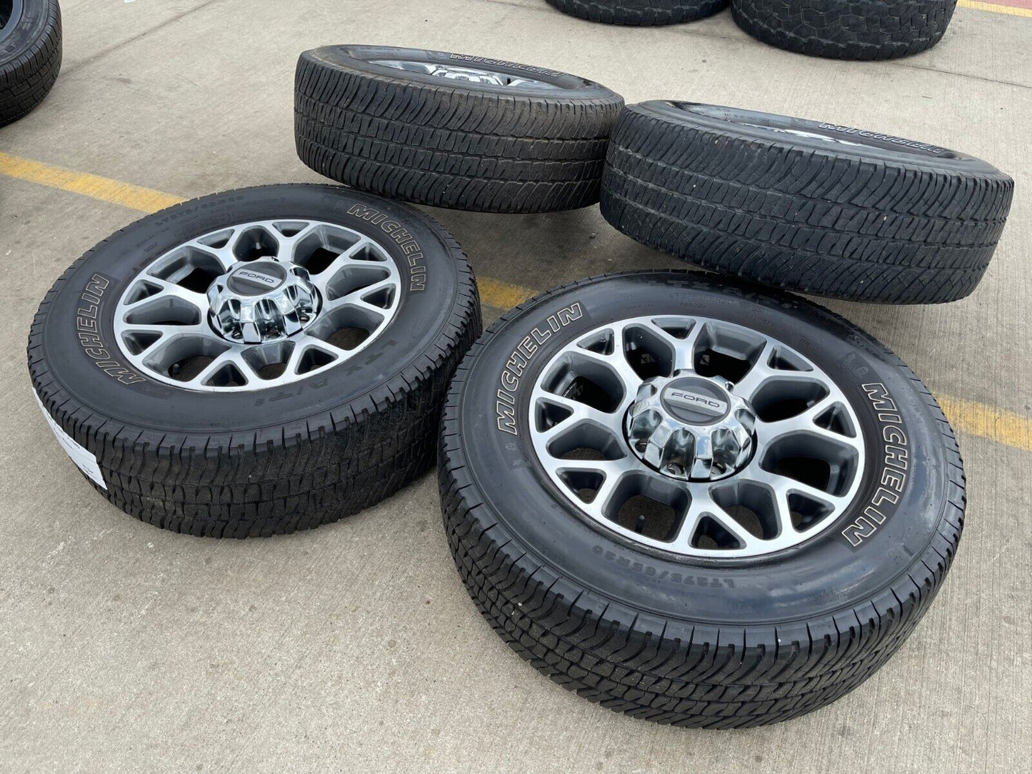 20" Ford F-250 F-350 OEM Lariat wheels rims 10292 tires MICHELIN