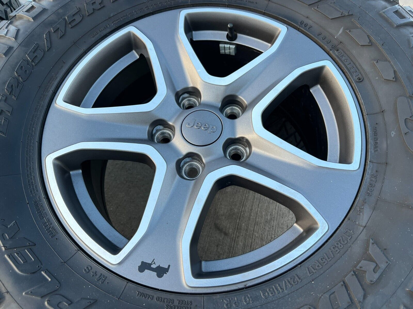 17" Jeep Wrangler OEM wheels rims 9217 Gladiator NITTO 34"