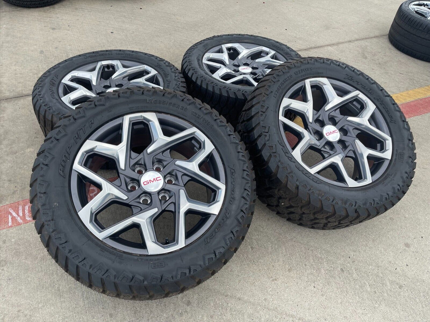 20" GMC Sierra Yukon AT4 Tahoe Silverado 95369 OEM wheels rims tires 33"