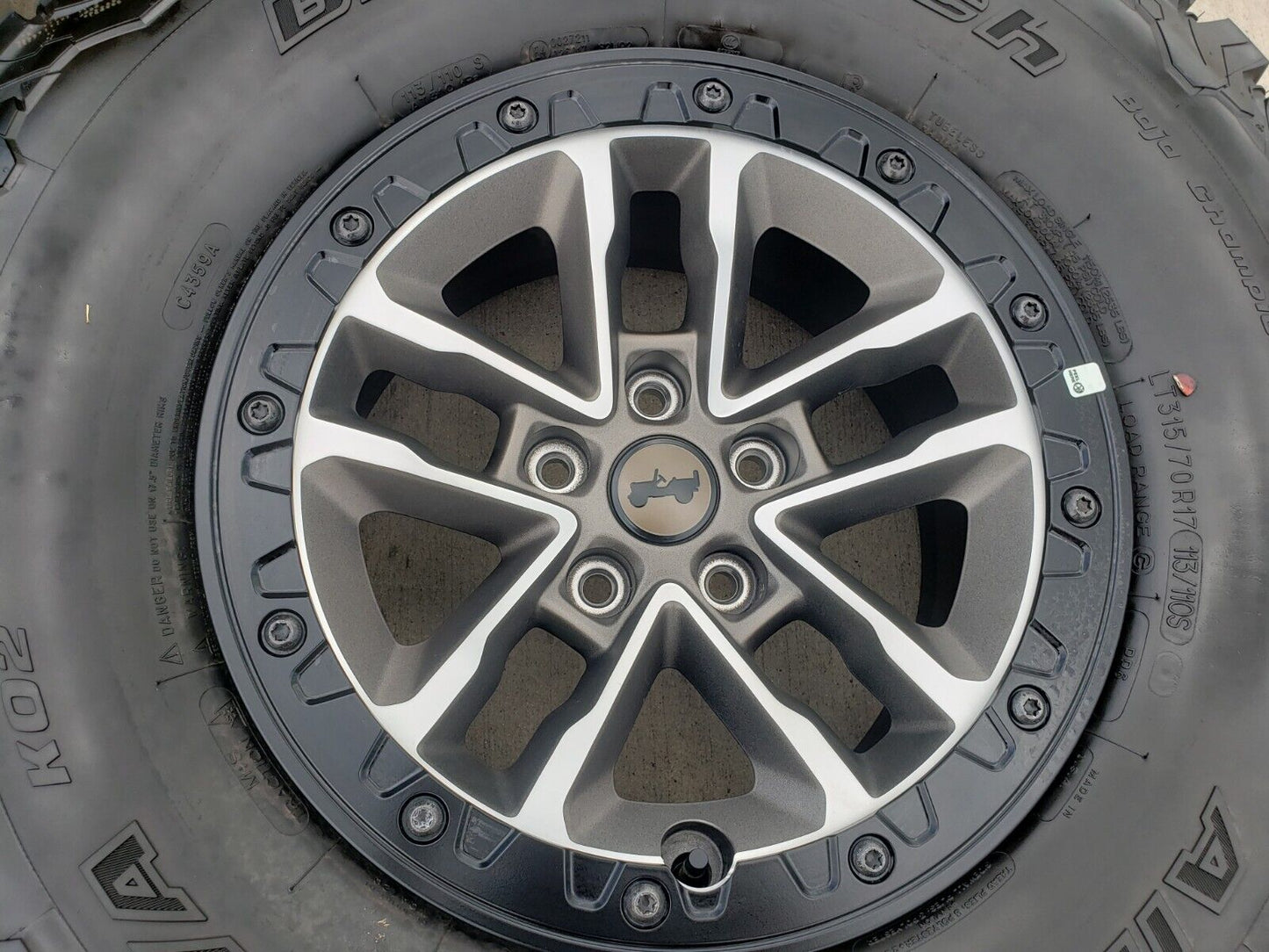 17" Jeep Wrangler 392 Gladiator Rubicon OEM BEADLOCK wheels rims NEW 2024 2025