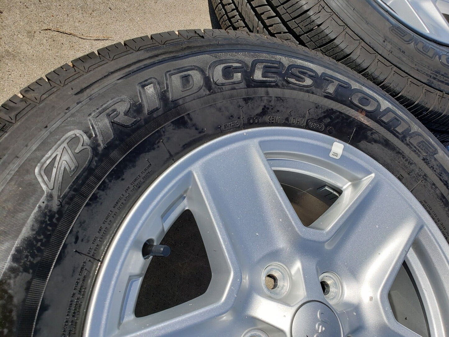 17" Jeep Gladiator SPORT OEM wheels rims tires 9235 Wrangler 2020 2021 2022 2023