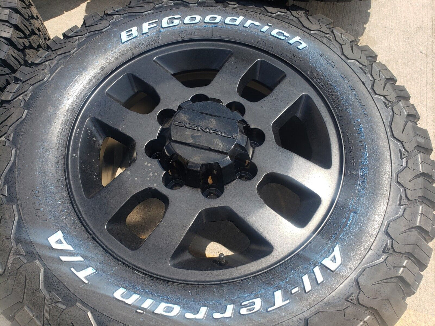 18" GMC Sierra 2500 3500 OEM Chevy 5502 wheels rims NEW BFG