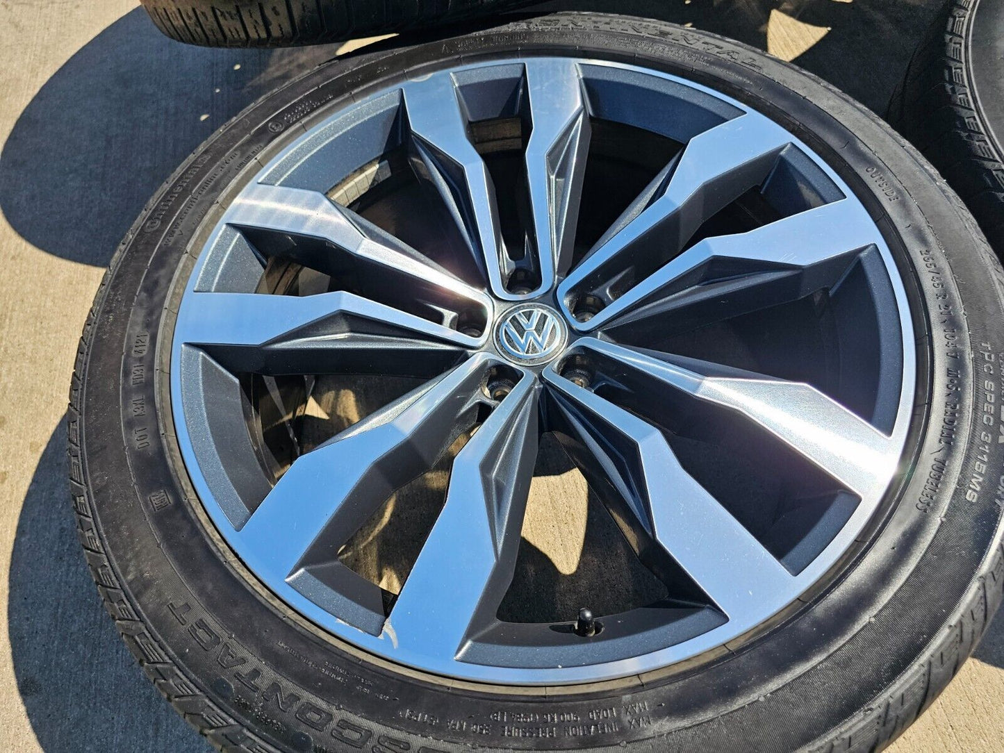 21" VW Atlas SEL R-Line OEM 70077 wheels rims tires