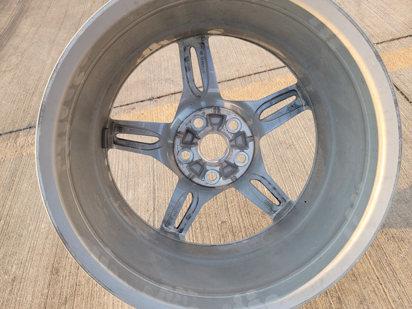 19" Chevy Corvette C8 OEM wheel rim 14007 96704 FRONT 2022 2023 2024 2025 NEW