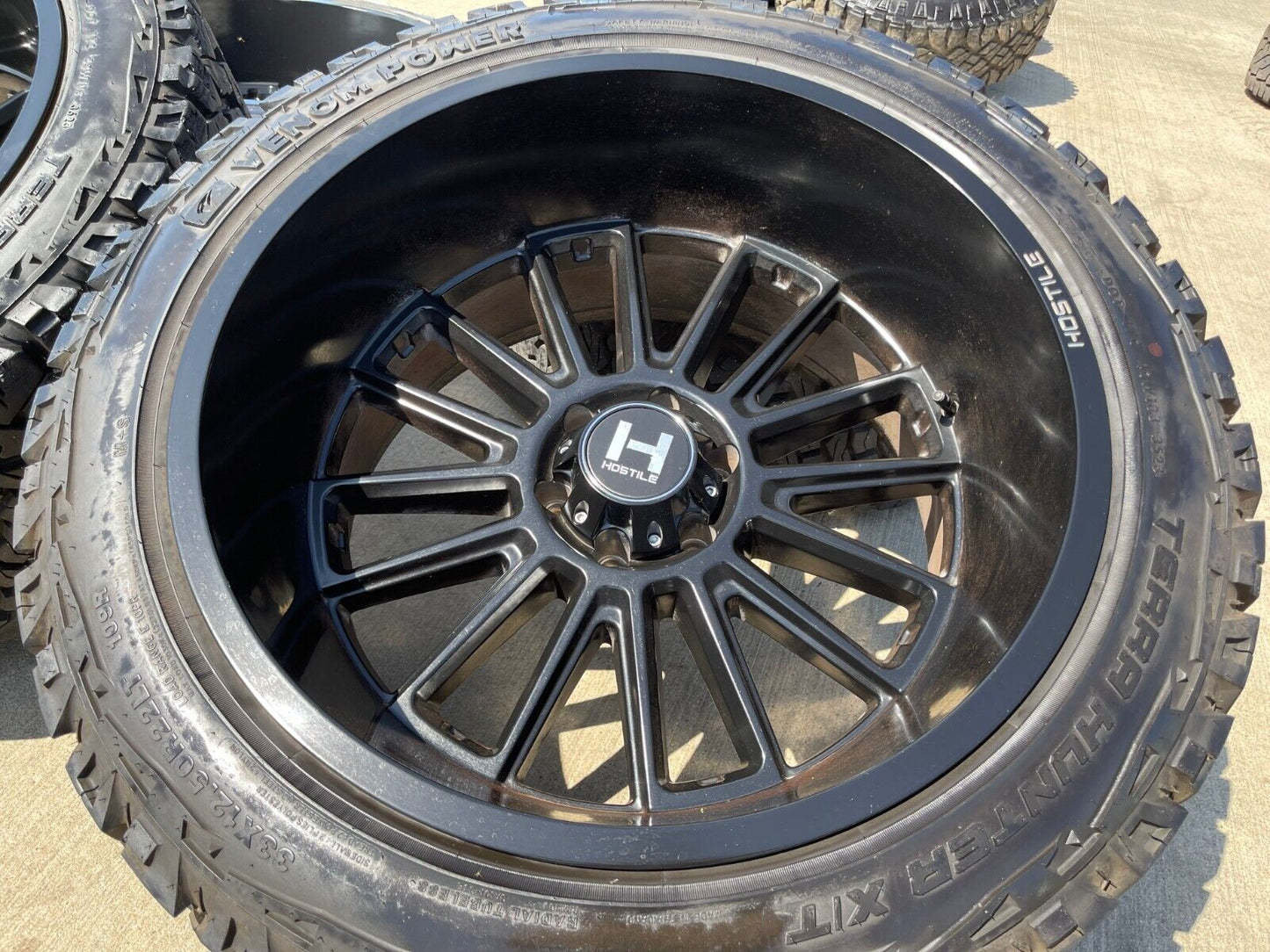 22x12 Hostile Predator Ford F-150 Expedition -44 wheels rims 6x135 tires 33"