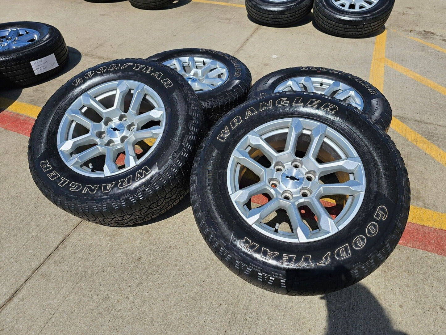 18" Chevy Silverado Tahoe ZR2 GMC Sierra Yukon OEM 95416 wheels rims tires