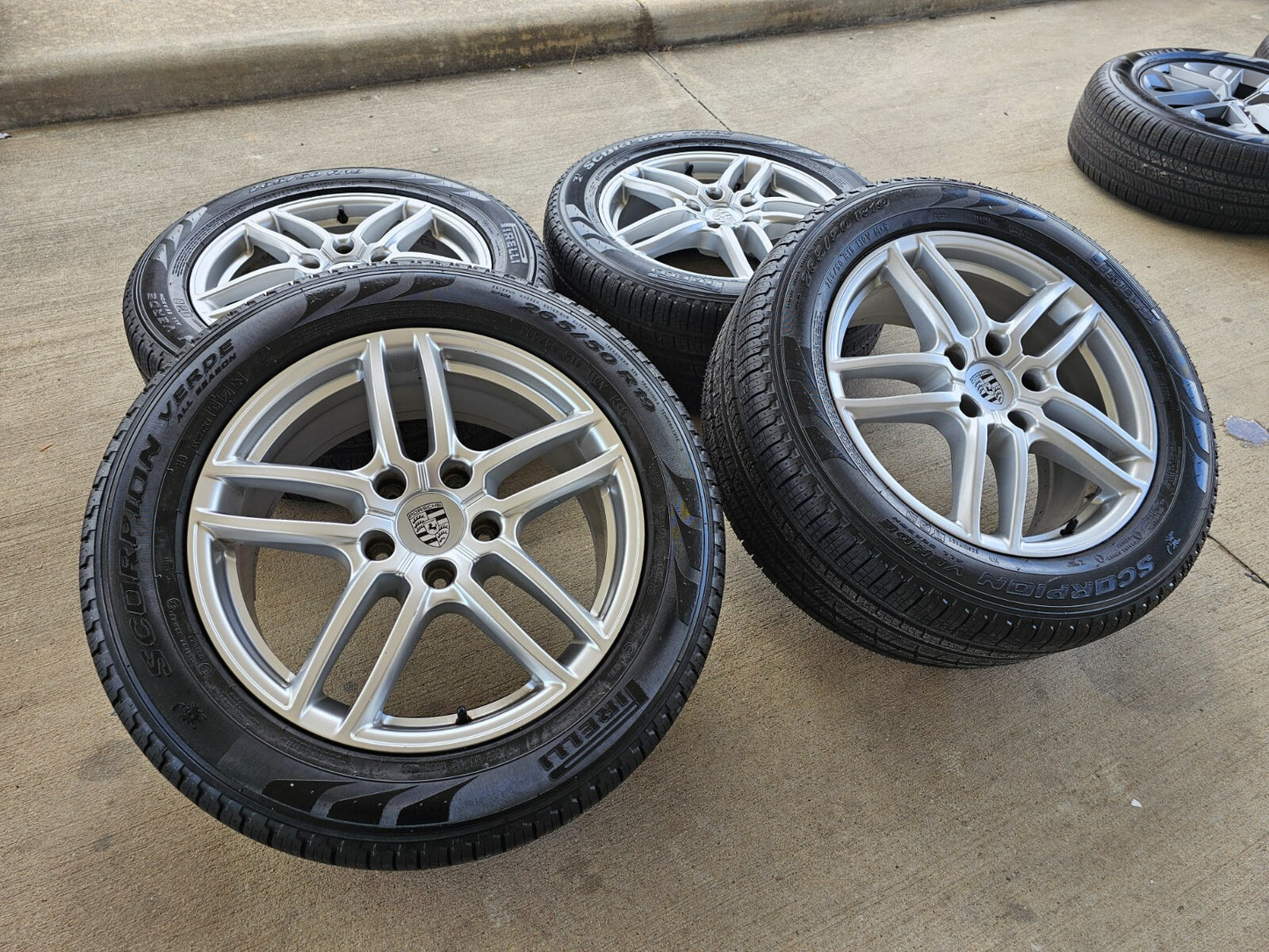 19" Porsche Cayenne OEM 67404 wheels rims tires PIRELLI