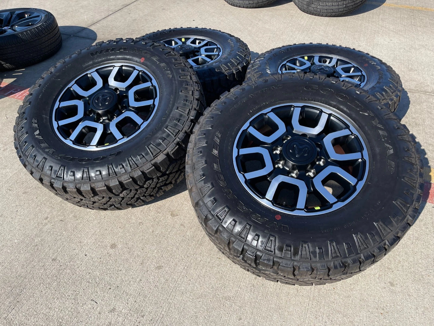 18" Ram 2500 3500 LARAMIE OEM wheels rims 2694 tires 35" DURATRAC NEW