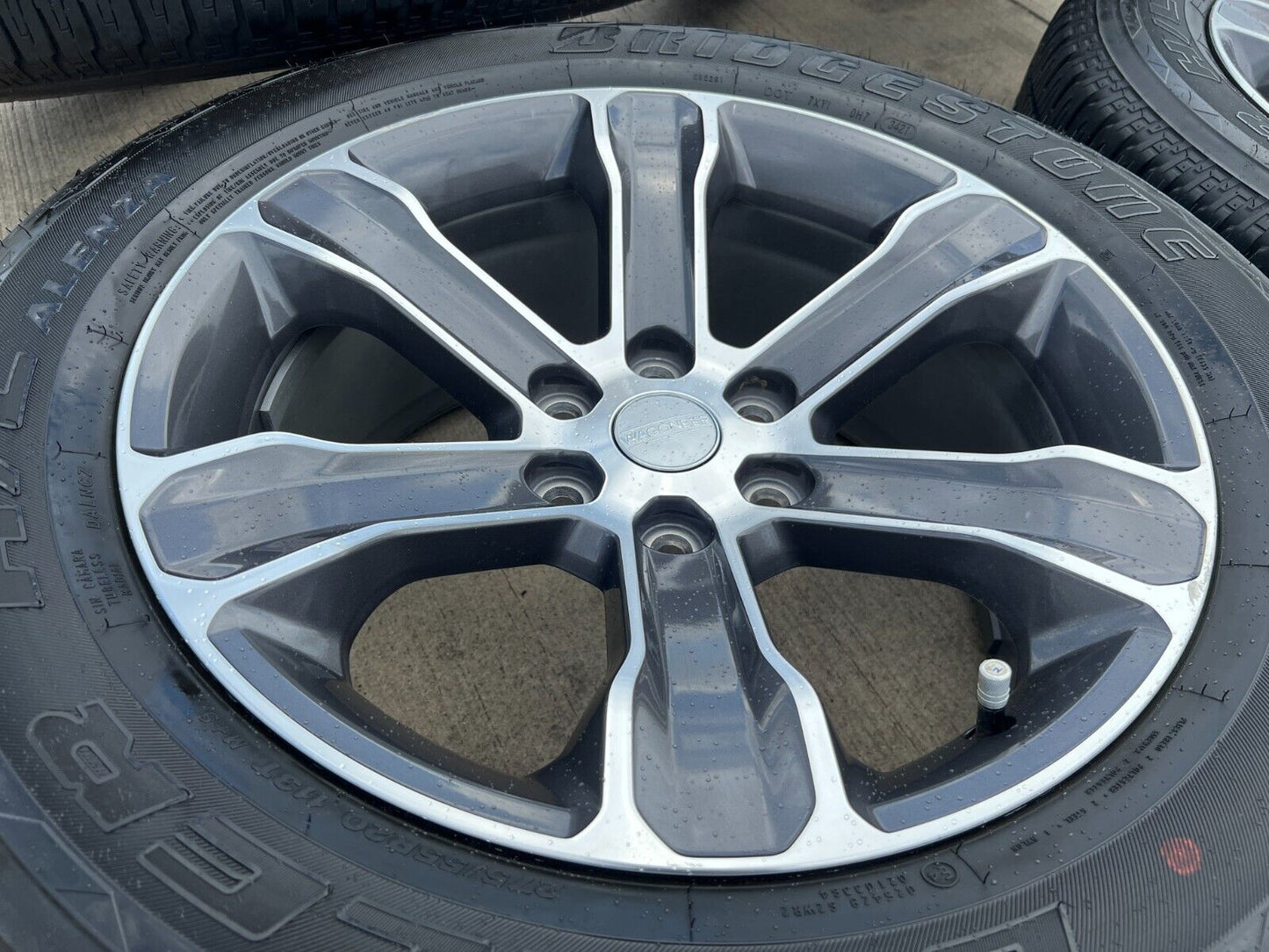 20" Jeep Grand Wagoneer OEM wheels rims 95262 Dodge Ram 1500 tires