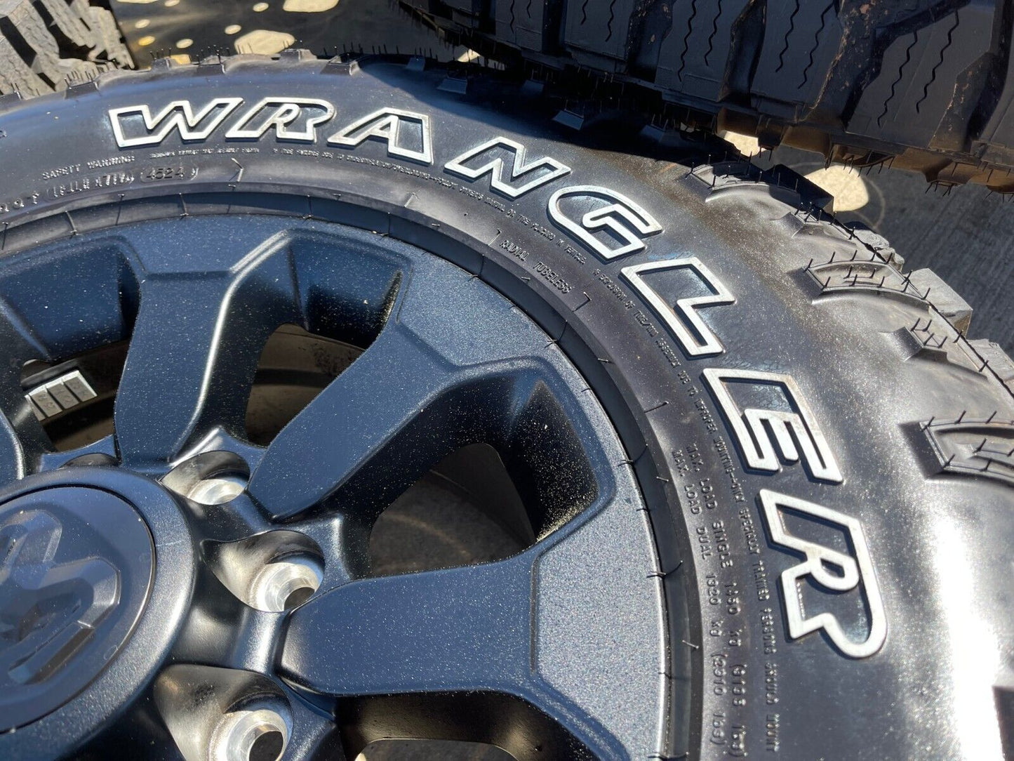 17" Ram 2500 3500 Laramie Power Wagon OEM wheels rims 2599 tires 2024 2025 NEW
